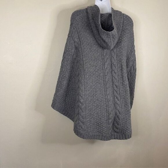 Eddie Bauer Lambswool Poncho Size M/L Gray Cable Knit Hooded Preppy Boho Cottage - Picture 11 of 11